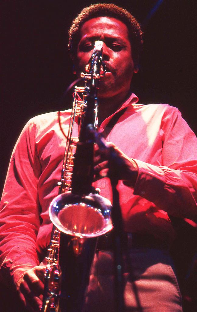 Wayne Shorter playing with Weather Report