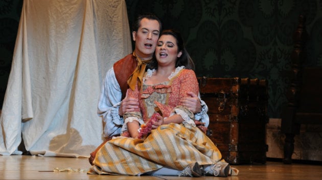 Opera San José guest artists Ben Wager as Figaro and Amina Edris as Susanna in <em>Le Nozze di Figaro</em> (Photo by Pat Kirk)