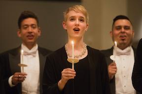 Pacific Chorale performs Carols by Candlelight