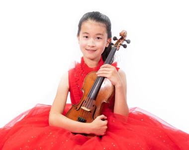 Lisa Saito, Violinist