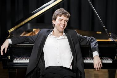 Outstanding young pianist Albert Cano Smit returns to Steinway Society - The Bay Area with a live and live-streamed performance February 11th. Photo courtesy of the artist and Steinway Society. 