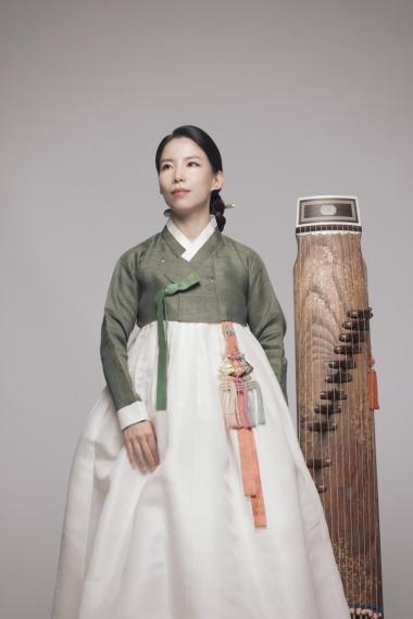 Hyunchae Kim, kayageum (Korean zither)