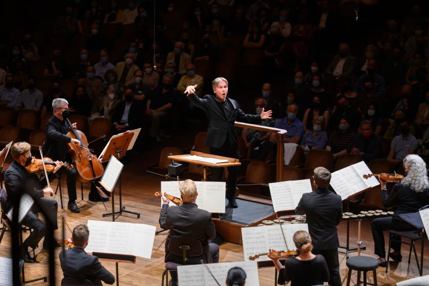 Esa-Pekka Salonen conducts the SF Symphony