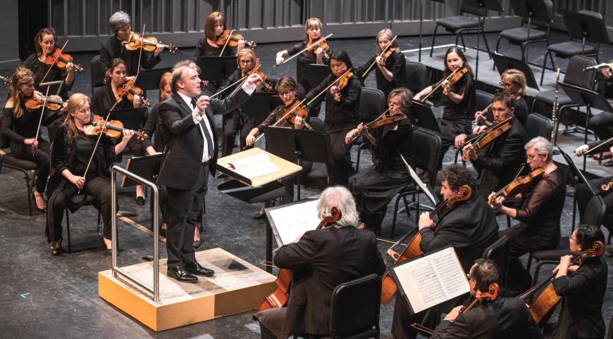 Jaime Martín conducts Los Angeles Chamber Orchestra