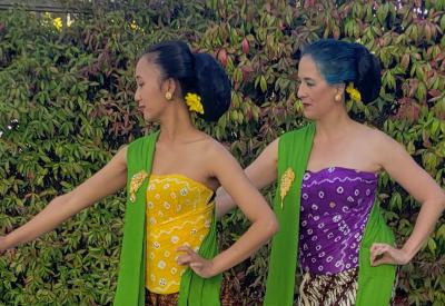 Central Javanese Dancers