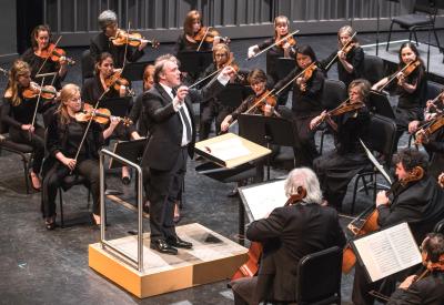 Jaime Martín conducts Los Angeles Chamber Orchestra