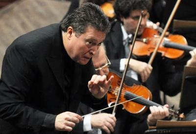 Conductor Carlos Vieu