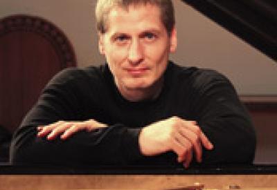 Daniel Glover, piano soloist