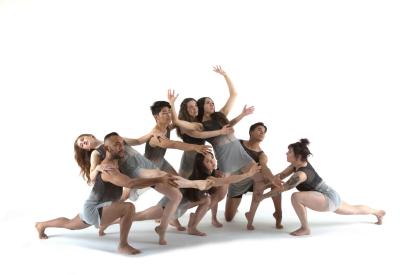 The Company of sjDANCEco. Photo by Thomas Hassing. 