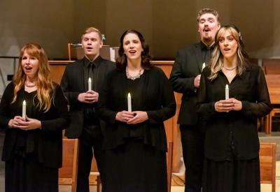 Pacific Chorale Heralds the Season with ‘Carols by Candlelight’