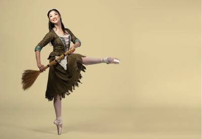 SacBallet Dancer: Kaori Higashiyama  Photo by Tony Nguyen 