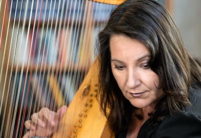 Maxine Eilander, a master of the Baroque harp