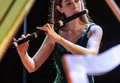 Emi Ferguson, flute
