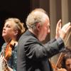 Jeffrey Kahane conducts the Los Angeles Chamber Orchestra