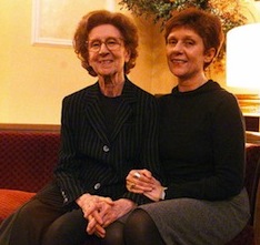 Ávila (right), with her mother, Maria, receiving Spain's 2010 Medallas de Oro al mérito de las Bellas Artes