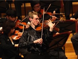 Kenneth Renshaw playing the Sibelius Violin Concerto, his prize-winning performance