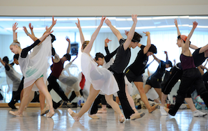 San Francisco Ballet rehearses Possokhov's Rite of Spring.  (© Erik Tomasson)