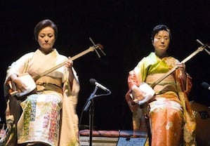 Chizuru and Satomayu Kineya playing the shamisen 
