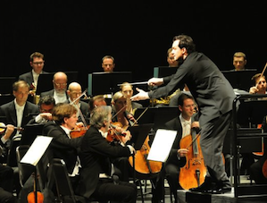 Andris Nelsons stepped in to conduct the Vienna Philharmonic on Sunday. Photo: Peg Skorpinski 