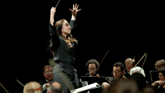 Joana Carneiro leads the Berkeley Symphony, photo by Dave Weiland.