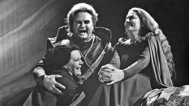 Jon Vickers in a happy off-stage moment at the 1975 Montreal production of Tristan und Isolde, with Roberta Knie, right, Isolde, and Maureen Forrester, Brangäne  (Photo courtesy Richard Bocking)