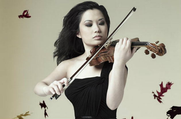Violinist Sarah Chang (Photo by Cliff Watts)